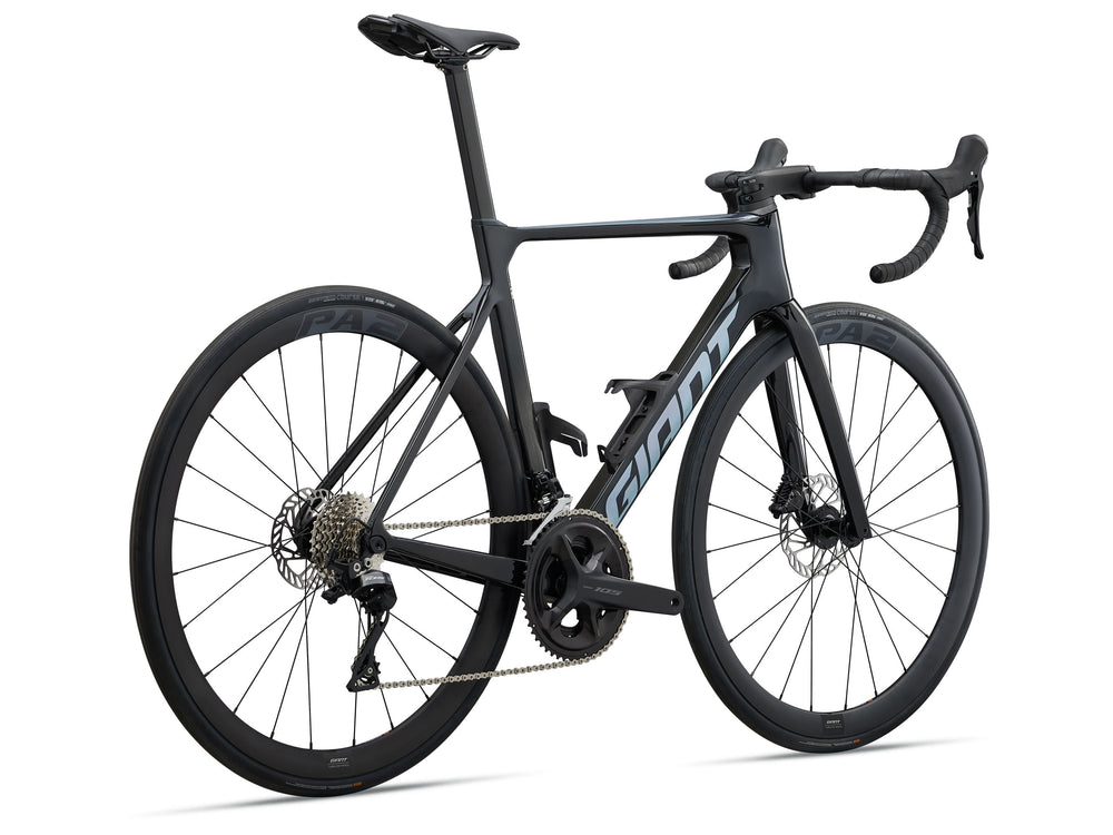 Silniční aero kolo Giant Propel Advanced, Sada Shimano 105 12s, karbonový rám a vidlice